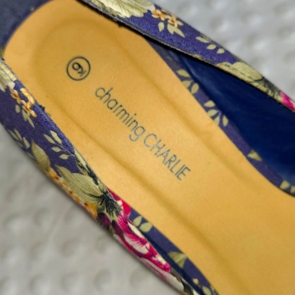 NWOT Charming Charlie Flower Print Platform Shoes - Size 9 - #9-0183 - Picture 5 of 8